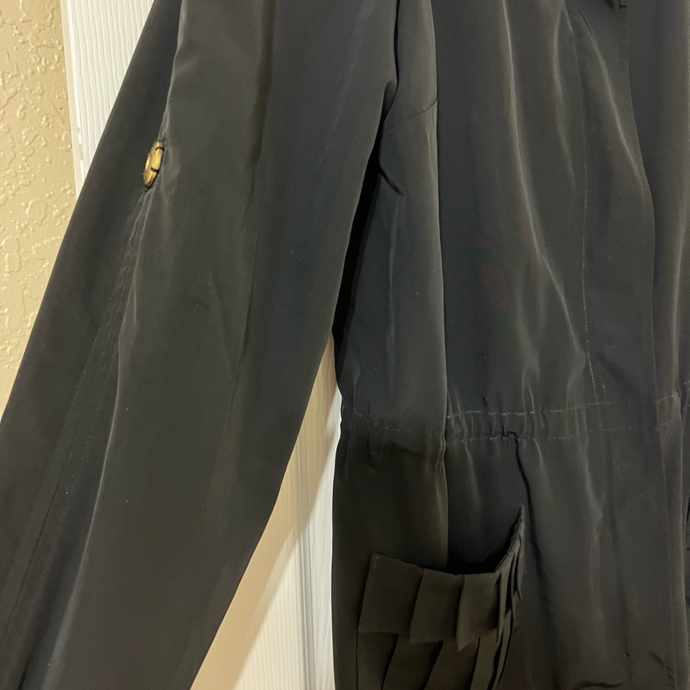 St. John windbreaker - Picture 3 of 7